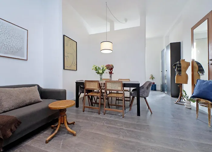 St Peter Giant Apartment