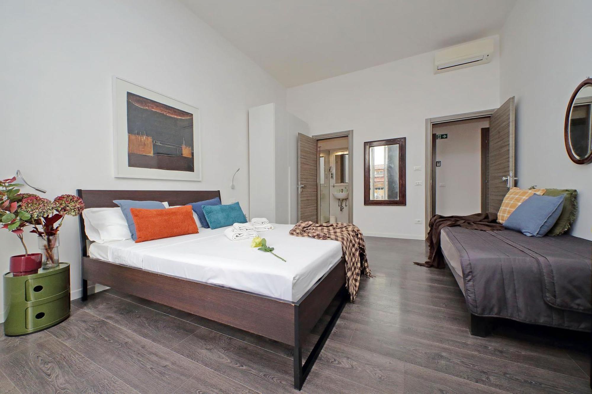 St Peter Giant Apartment *